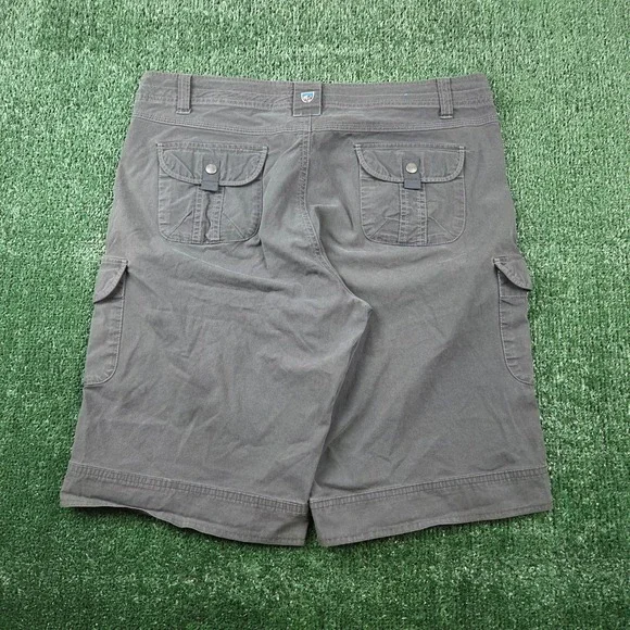 Kuhl Men Charcoal Gray Cargo Shorts Outdoor Hiking Size 14 35 Waist Multi Pocket - Picture 2 of 7